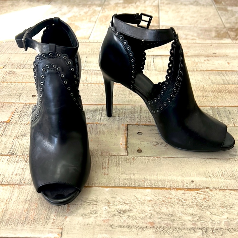 Michael Kors black heels never been worn